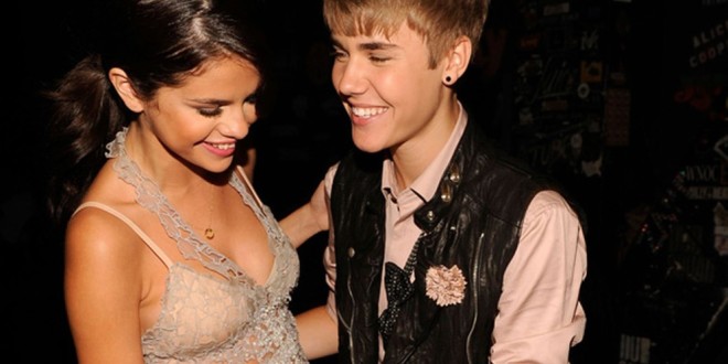 Selena Gómez y Justin Bieber fueron fotografiados divirtiéndose en Canadá