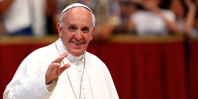 Curioso video del Papa Francisco aceptando una pizza en la calle