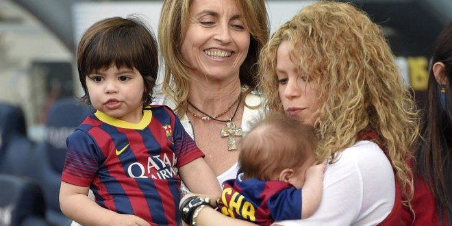 Fotos: Shakira, Milan y Sasha juntos acompañando a Piqué en un partido