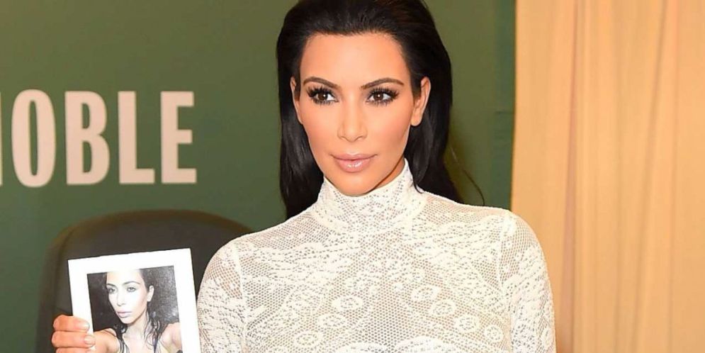 Video: En el lanzamiento de su libro de selfies Kim Kardashian se enfrentó a una dura protesta