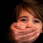Video demuestra que secuestrar a un niño puede llegar a ser muy fácil para los delincuentes