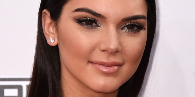 Medios nacionales alborotados por aparición de Kendall Jenner en Cartagena