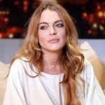 Fotos de Lindsay Lohan bañándose en el mar sin vestido de baño