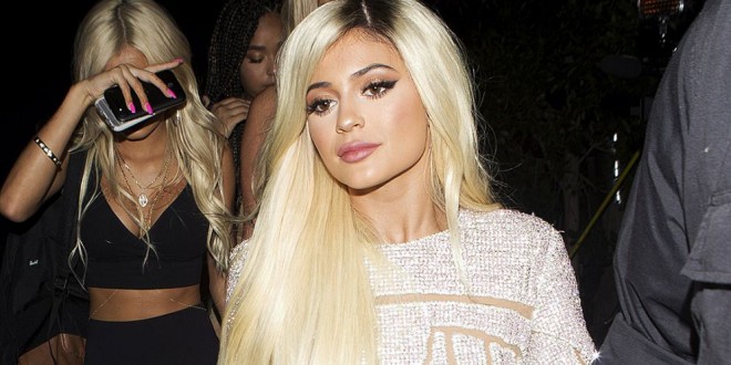 Kylie Jenner cumplió 18 años y recibió un regalo que pondrá a prueba su responsabilidad