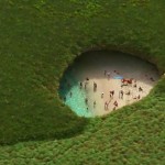 Esta playa que parece estar en medio de un hoyo es real