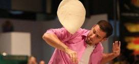 Admira las sensacionales acrobacias que hace un hombre con masa para pizza