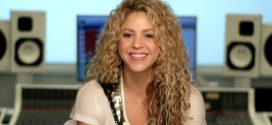 Descalza y con Milan dormido en sus brazos, así llegó Shakira al aeropuerto de Barcelona
