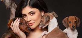 Los supuestos implantes de senos de Kylie Jenner, generaron polémica en las redes sociales
