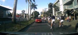 [Video] ¡Mal ejemplo! ciclistas de la selección Colombia por poco atropellan a peatones