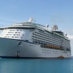 crucero azotado por una tormenta
