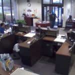 reacción del guardia de seguridad