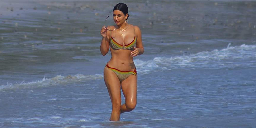 El trasero de Kim Kardashian en las playas de México. Un motivo de orgullo para la diva a pesar de las críticas